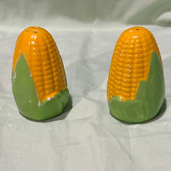 Vintage corn on the cob salt & pepper shakers. Hand painted.
Cute at your BBQ - Picture 3 of 6